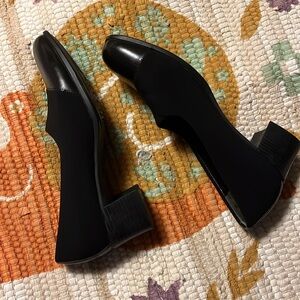 Women’s Vintage Munro American Walking Shoes 5.5M